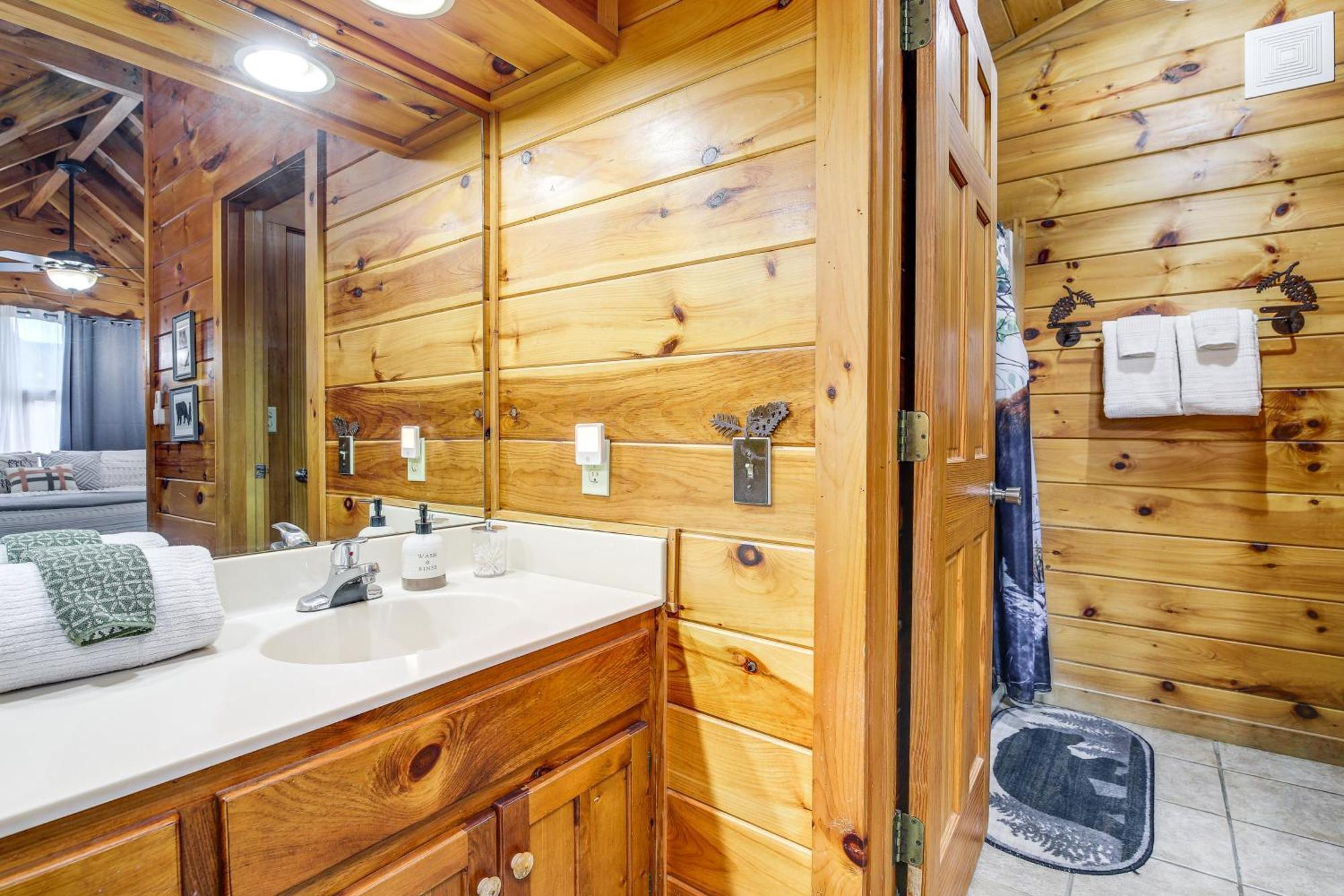 Pigeon Forge Cabin Premier Location And Hot Tub 외부 사진